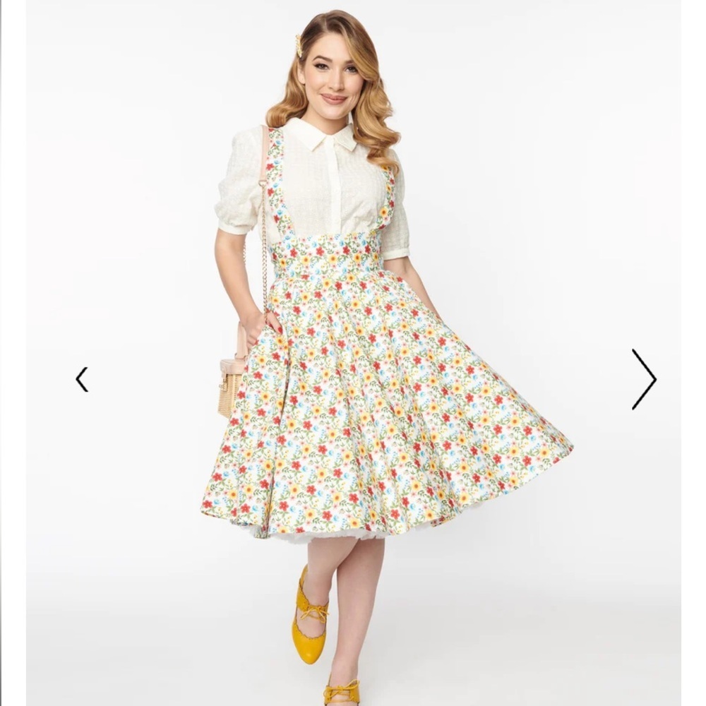NEW🌼 Magnolia Place White & Wildflower Print Abby Pinafore Skirt 🌼